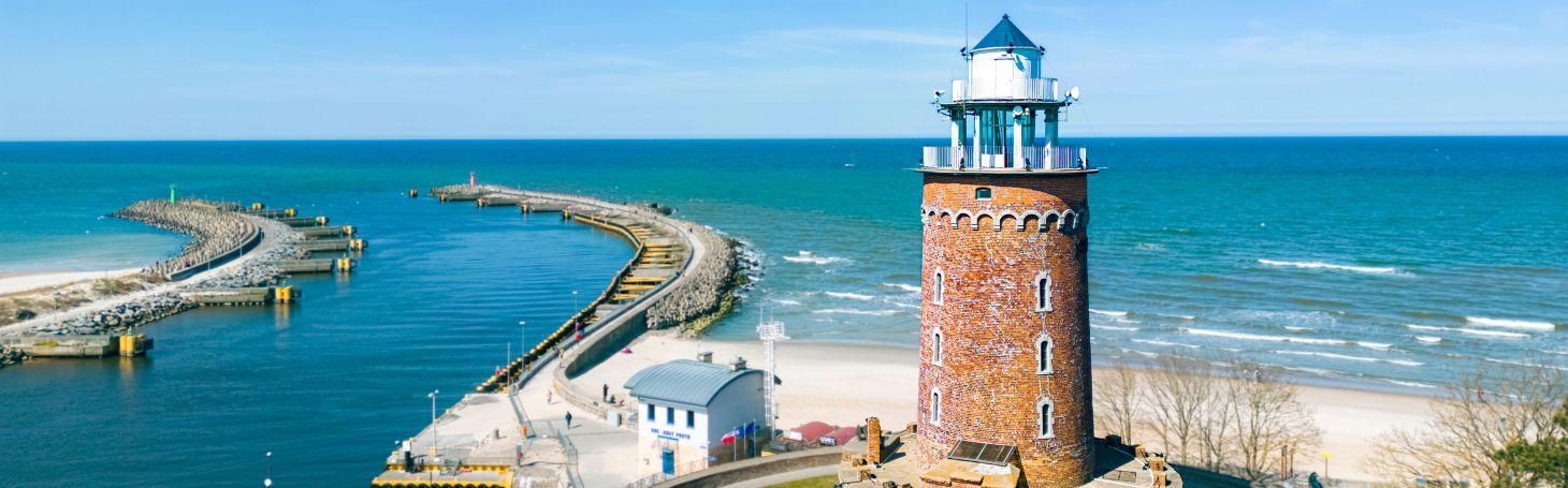 Widok z góry na przystań w Kołobrzegu