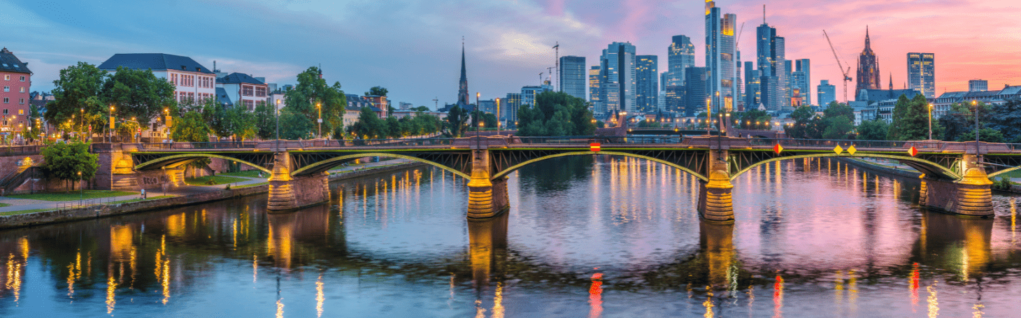 Frankfurt panorama z widokiem na rzekę