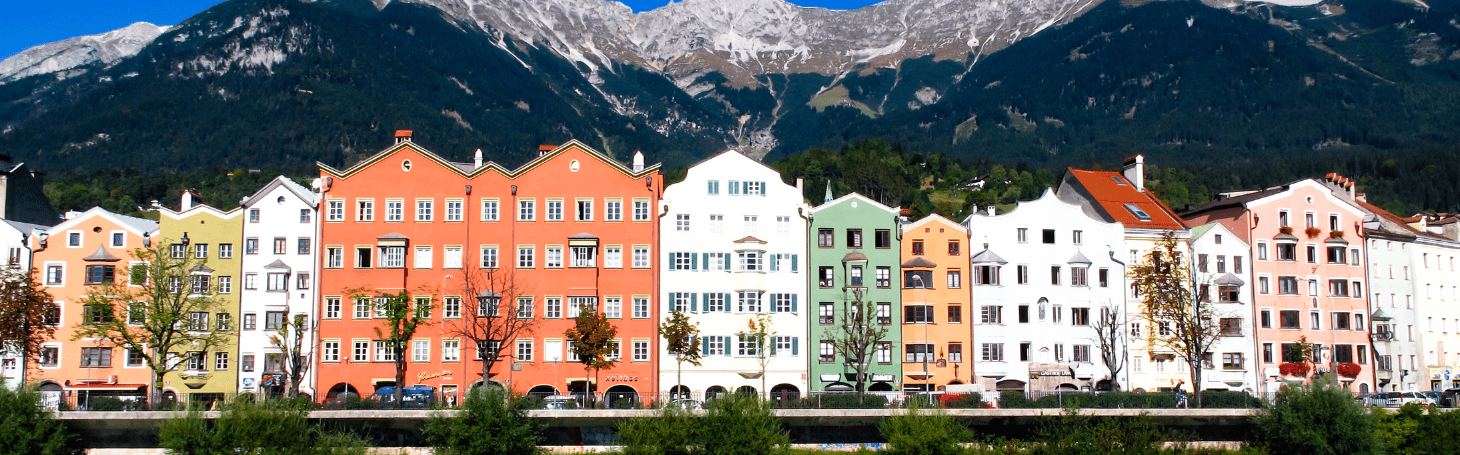 widok na kolorowe domki w innsbrucku