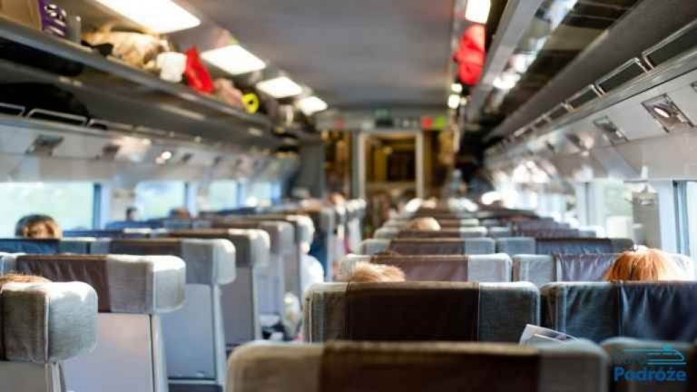 wnętrze pociągu