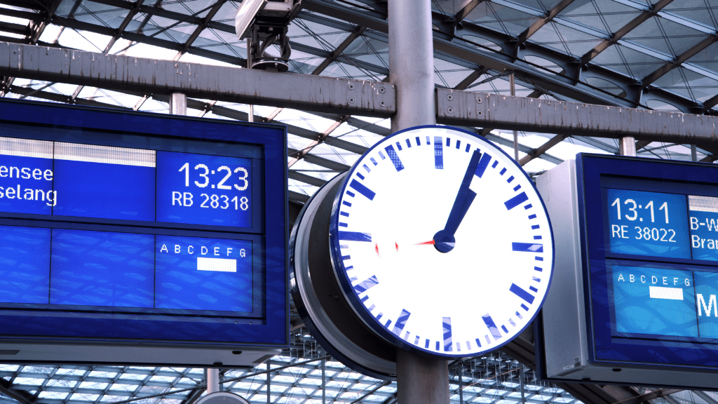 zegar na dworcu