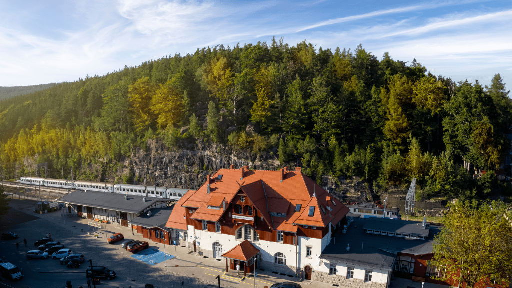 Dworzec kolejowy w Szklarskiej-Porębie