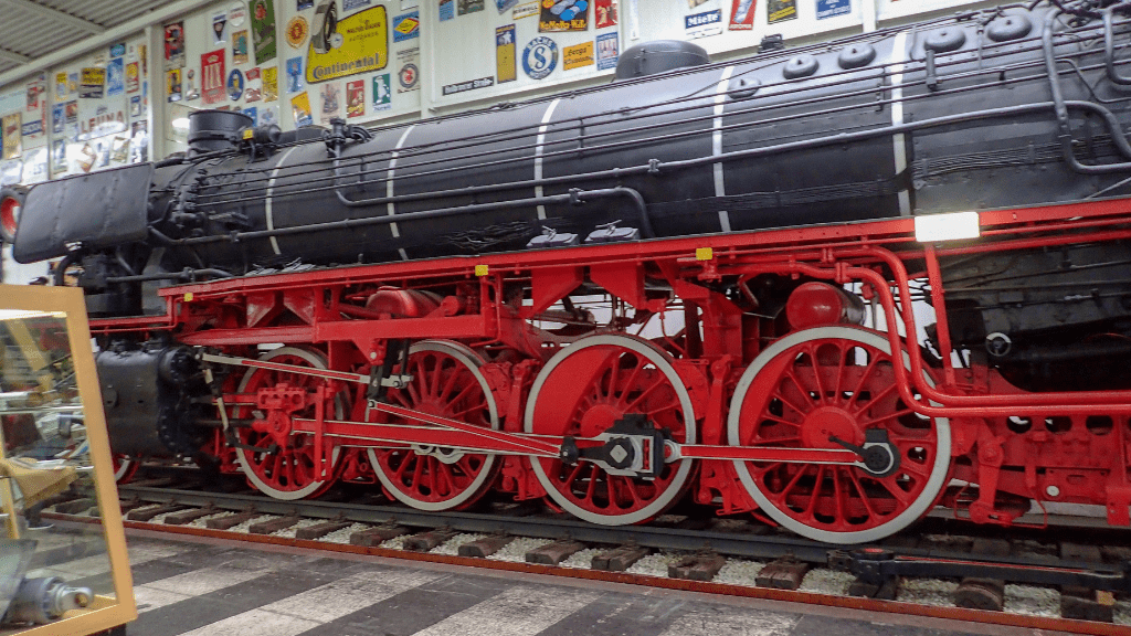 Stara lokomotywa w muzeum